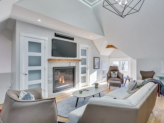 3rd image of 7 Brewer St #2