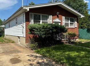 205 Penn Ave, Staten Island, NY 10306