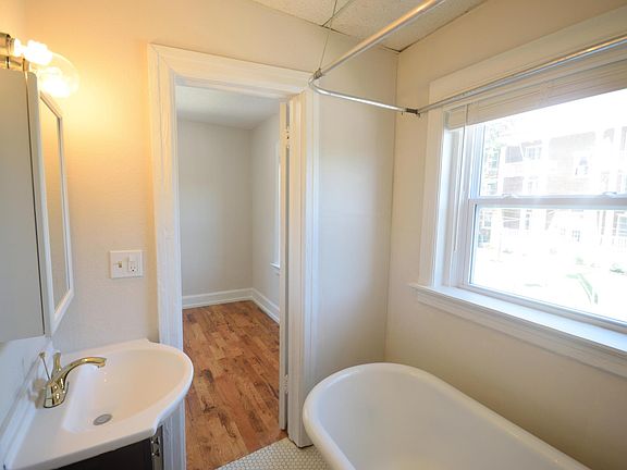 4th image of 3721 Wyoming St #4