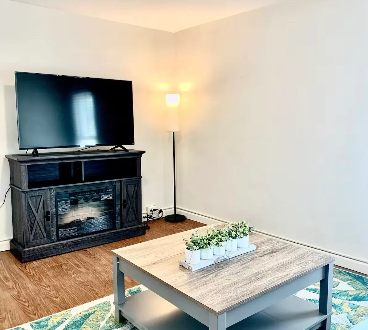 1 bed, 700 sqft, $1,800 — Photo 2
