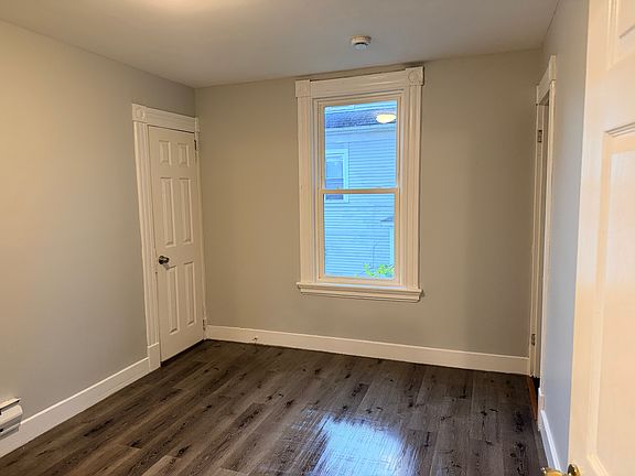 4th image of 48 Elliott St Floor 2
