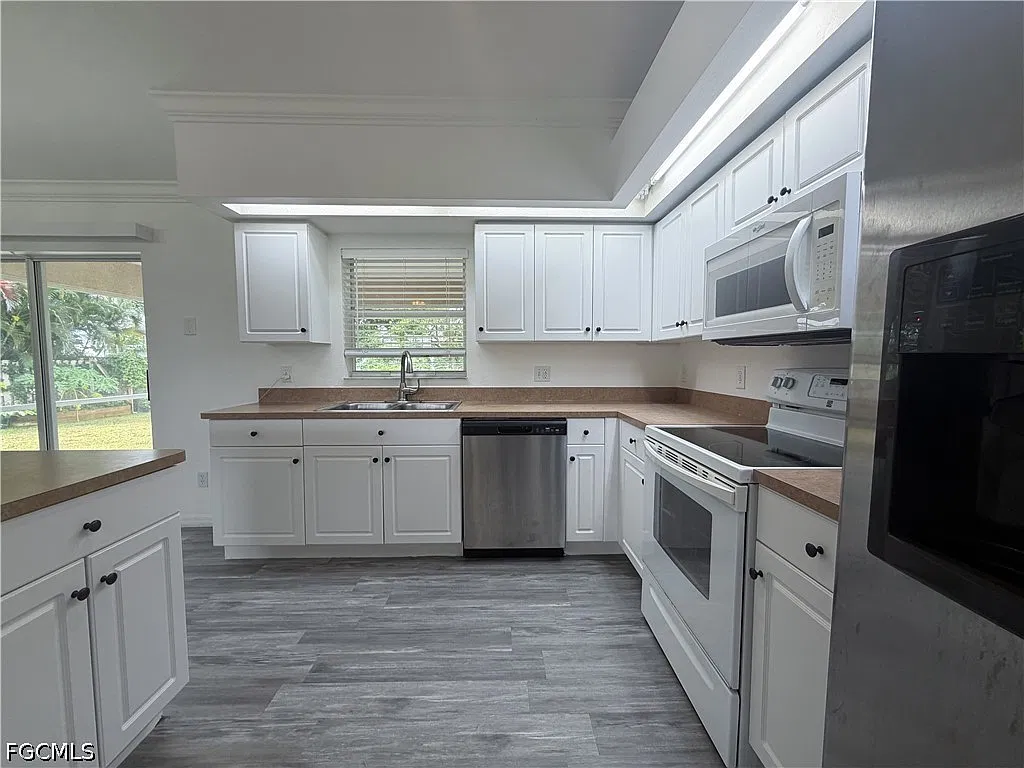 4 bed, 2.0 bath, 1712 sqft, $2,000 — Photo 2