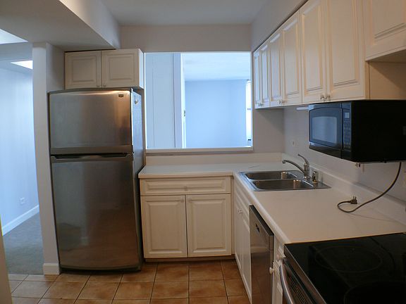 4th image of 3660 N Lake Shore Dr APT 1313