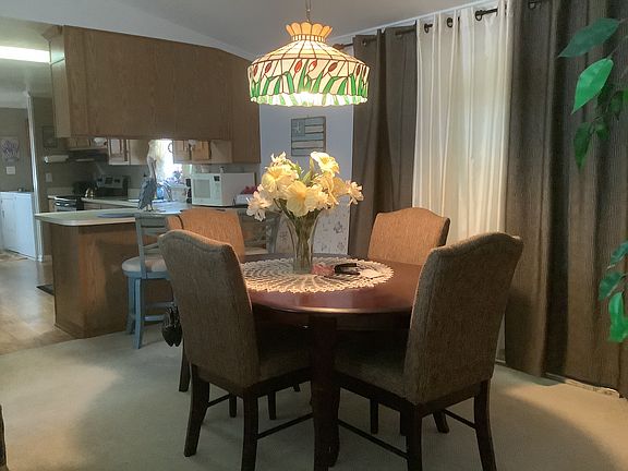 4th image of 73 Pinestraw Dr #10