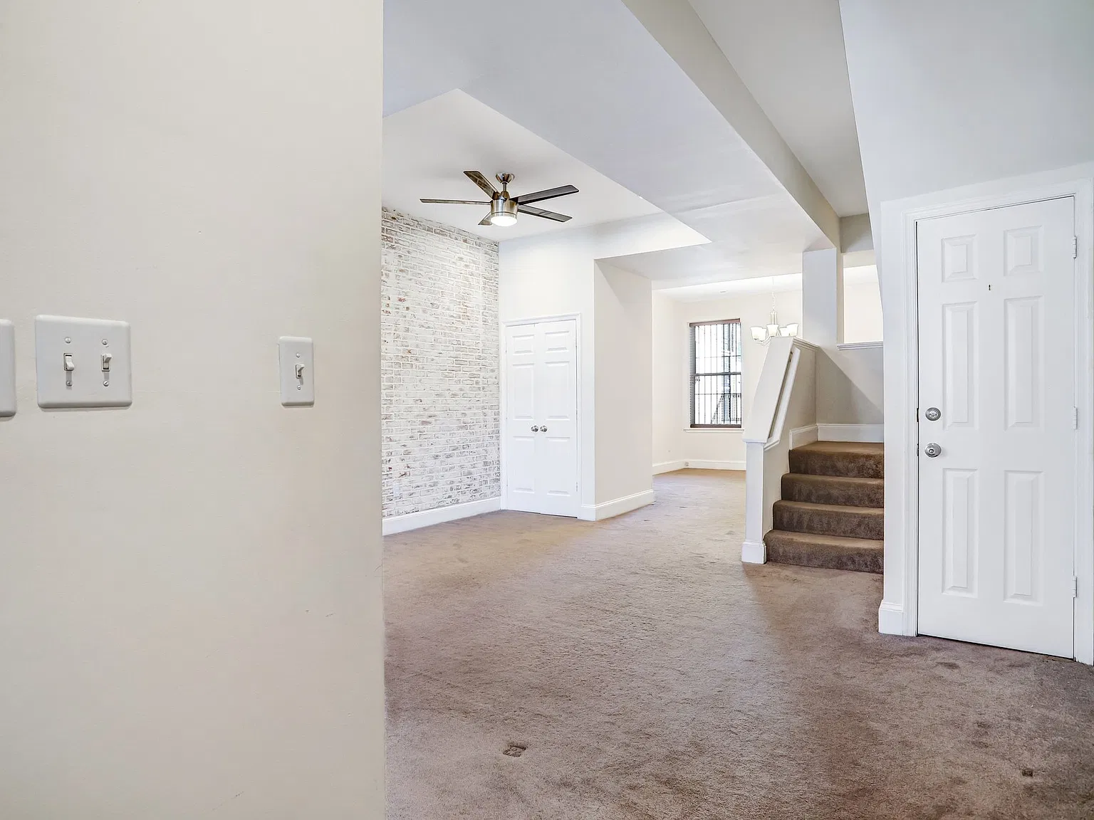 4 bed, 3319 sqft, $5,750 — Photo 4