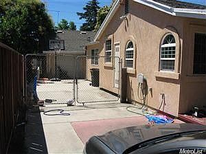 2nd image of 1648 W Elmwood Ave