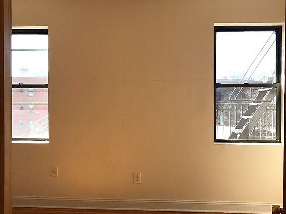 5th image of 4545 46th St APT 4H