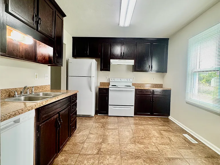 2906 Cara Ct — Photo 5