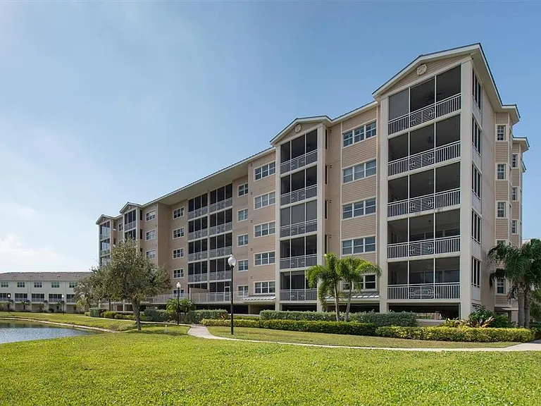 7069 Key Haven Rd #302 — Photo 34