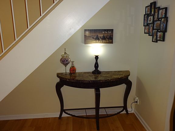 3rd image of 603 Academy Ct