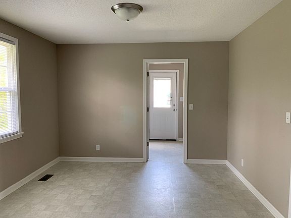 4th image of 2732 Ann Dr