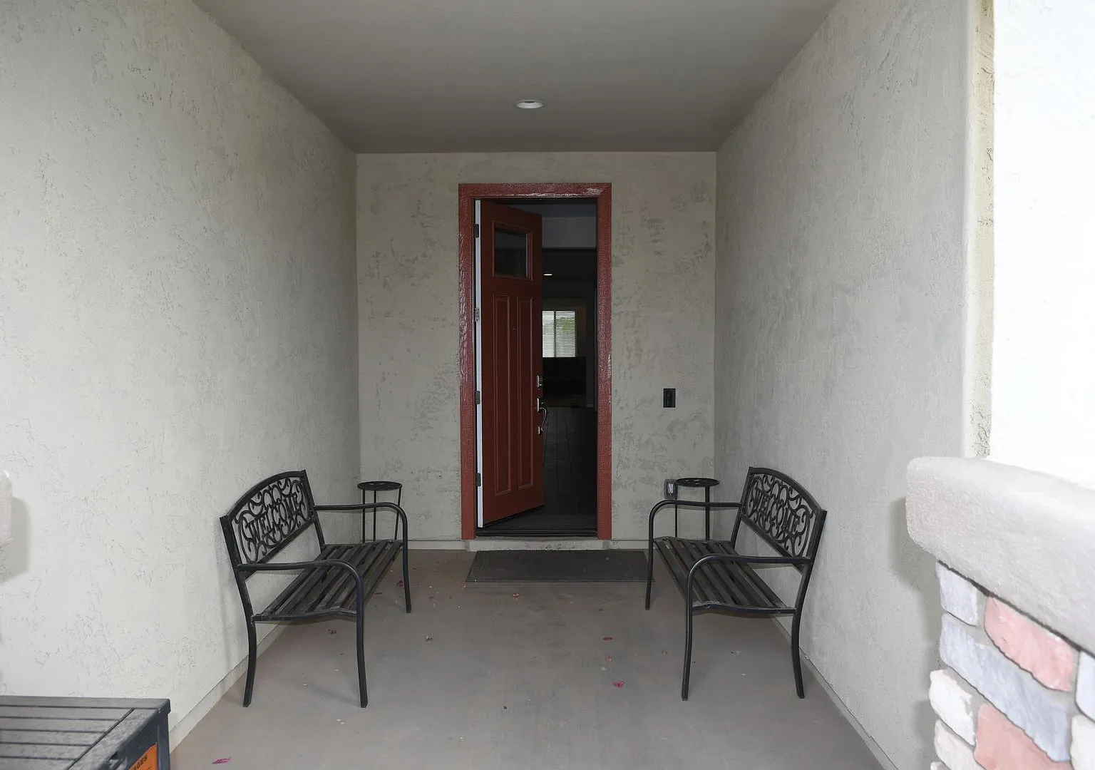 Ideal 4 Br 3.5 Ba 2 Car Garage Unfurnished Home Near Loop 303 and Camelback in Litchfield Park — Photo 3