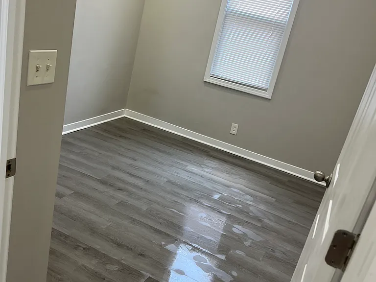 2433 Pulaski St #4 — Photo 6