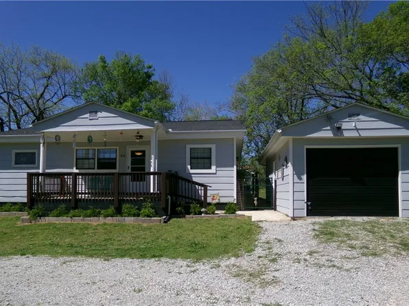 816 N Wickersham St, Yellville, AR 72687