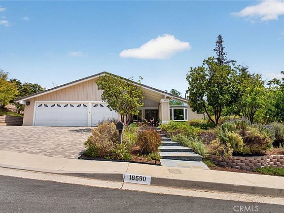 2nd image of 18590 Calle Vista Cir