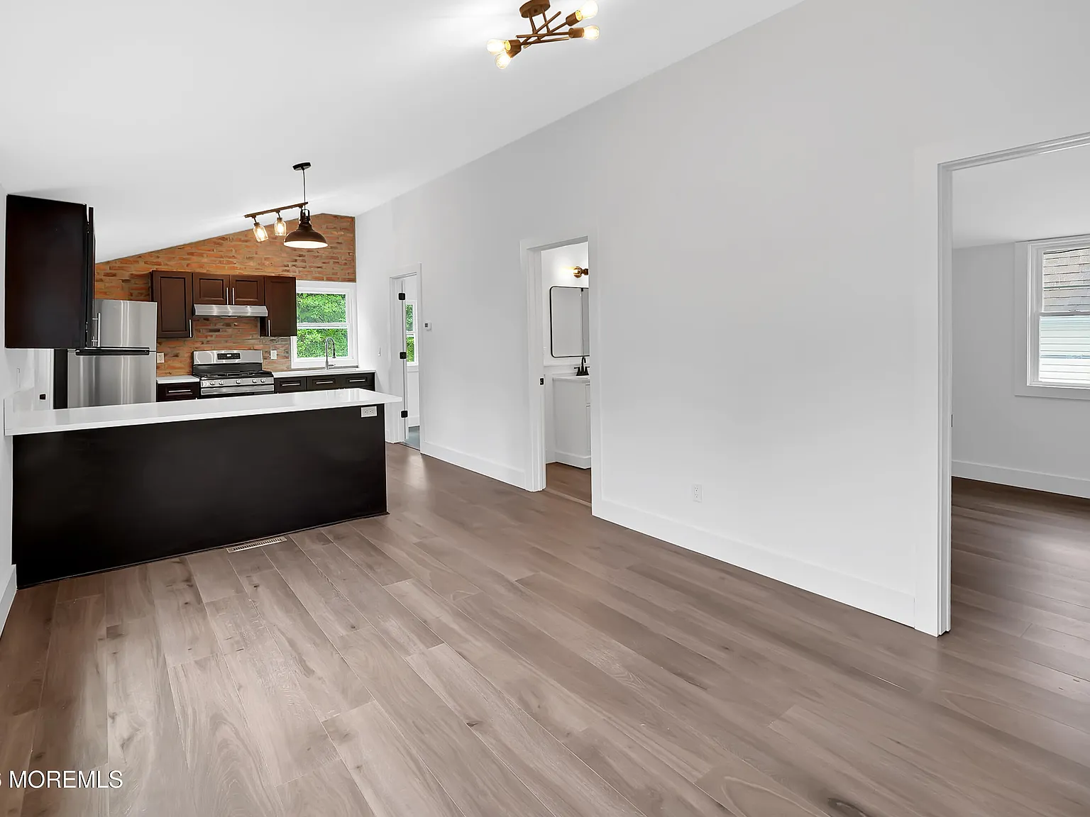 2 bed, $3,200 — Photo 3