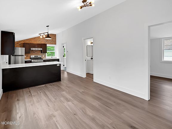 3rd image of 105 Owens Ave