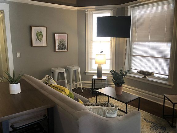 4th image of 3759 N Wilton Ave APT 2C
