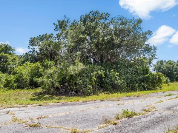 200 Edgar Mitchell City In The Est #Of, Labelle, FL 33935