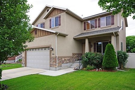 1st image of 331 E Lincoln Park Dr