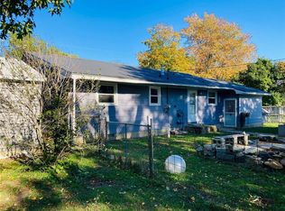 1203 Broad St, Edgewood, IL 62426