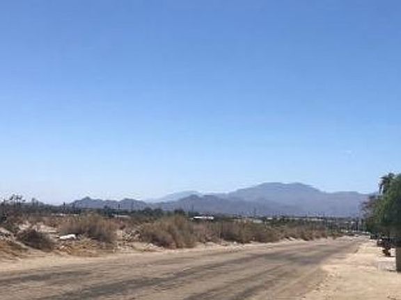 Exterior Neighborhood (street photo)