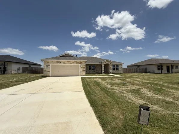 117 Growers Ave, Poteet, TX