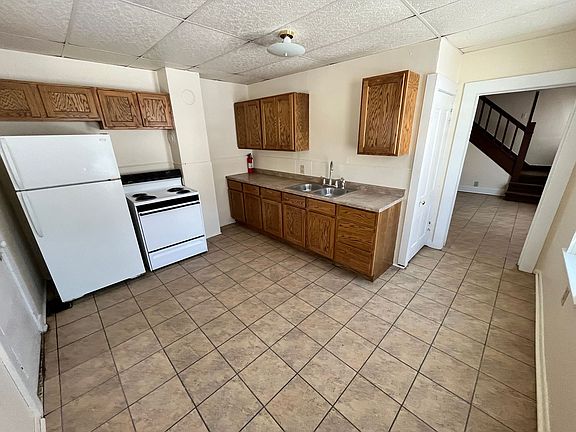 3rd image of 1520 Avenue A St #1522