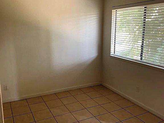 5th image of 1190 S Winery Ave Unit 255