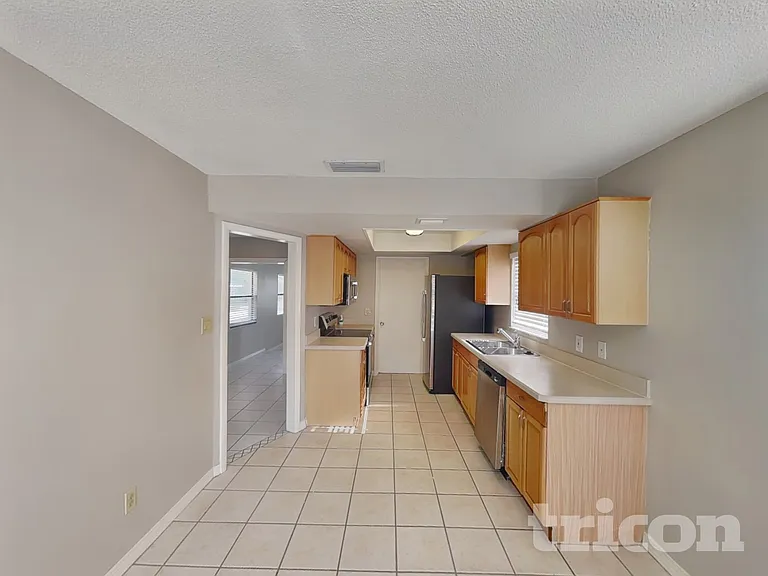 120 Waverly Dr — Photo 6
