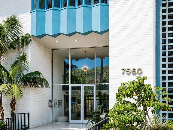 2nd image of 7560 Hollywood Blvd #4002