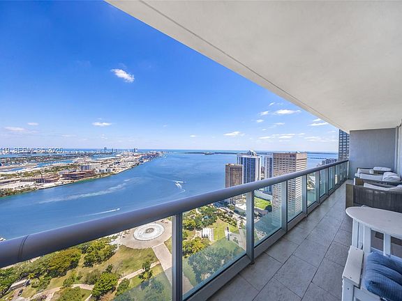 2nd image of 50 Biscayne Blvd APT 5204
