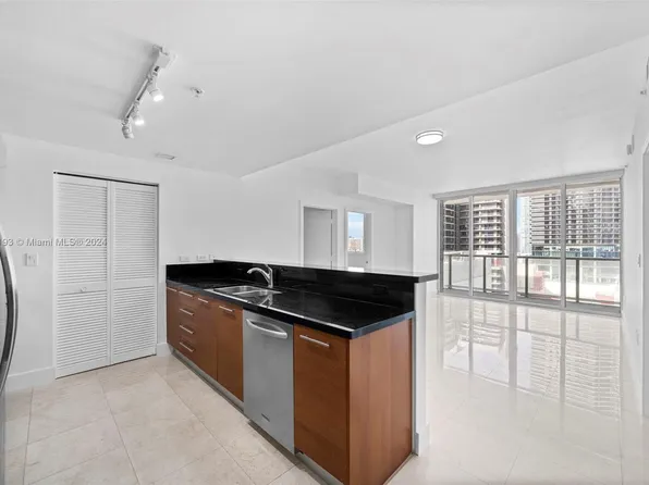 253 NE 2nd St APT 1901, Miami, FL 33132