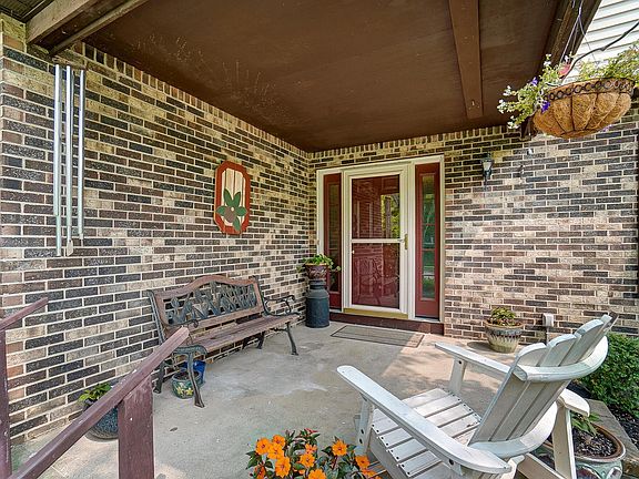 3rd image of 702 Paddlewheel Dr