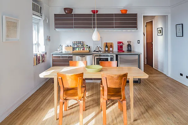 Sold by Triplemint | media 2