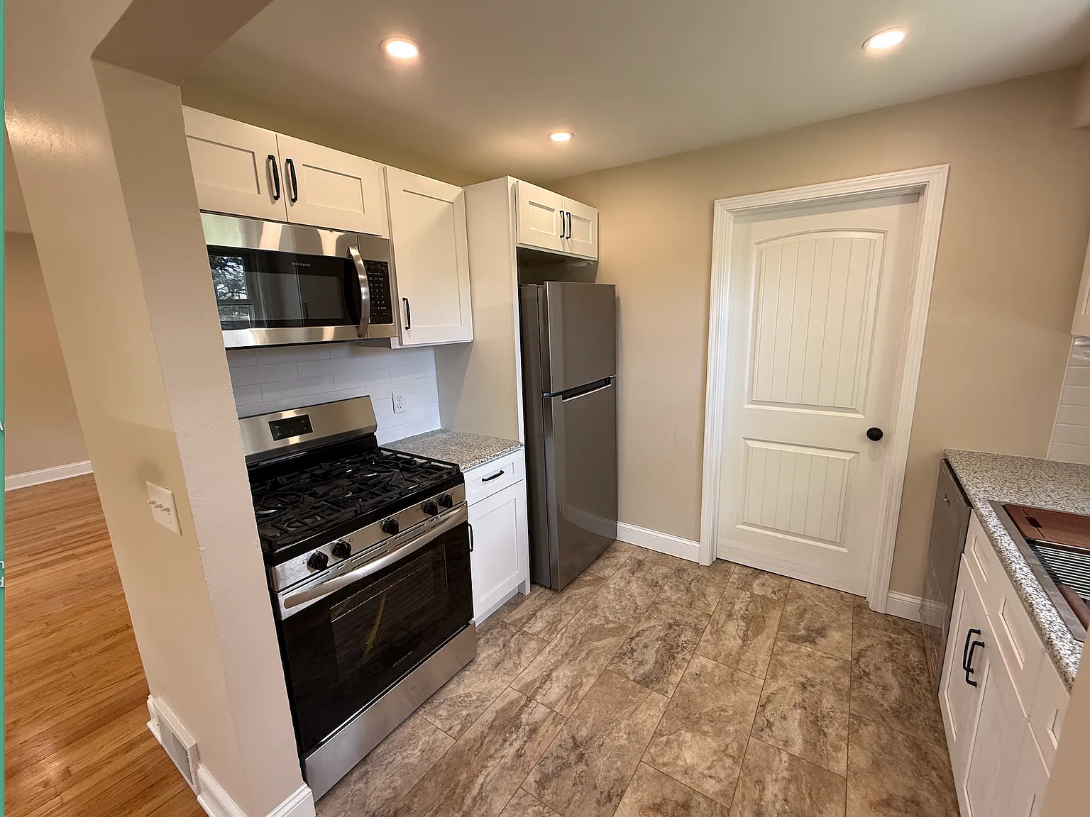 2 bed, $1,350 — Photo 4