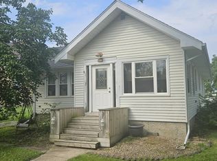 204 1st Ave S, State Center, IA 50247