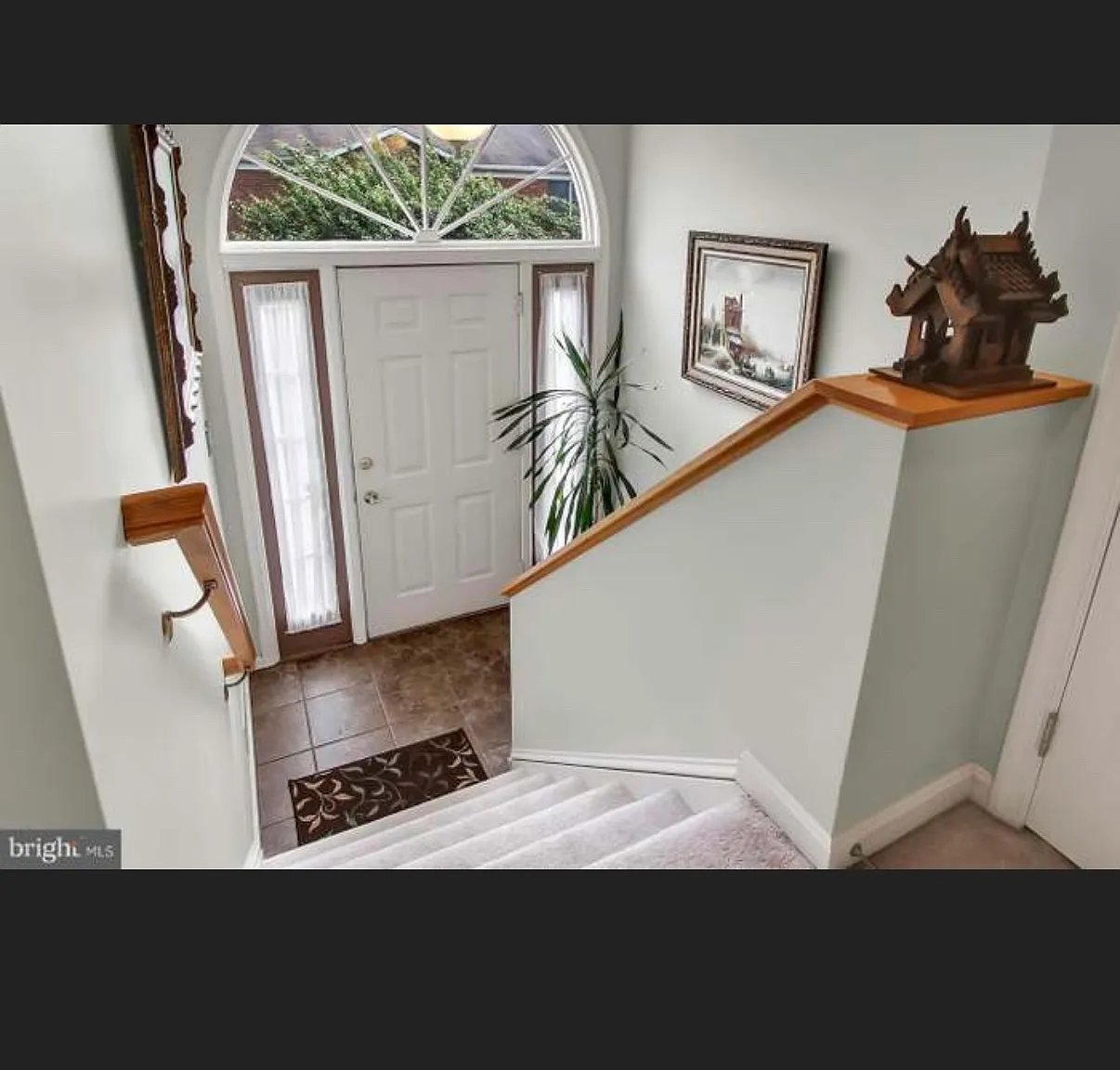 2 bed, 1864 sqft, $2,300 — Photo 2