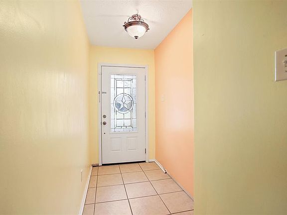 5th image of 109 Sweetgum Street