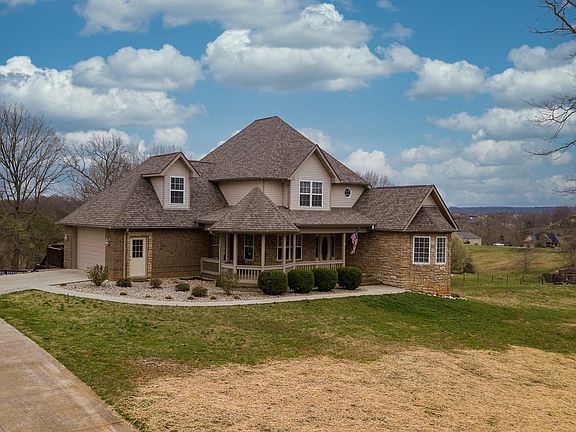 5th image of 143 Silver Creek Dr
