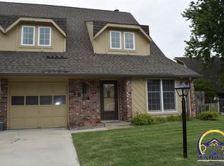 2914 SW Foxcroft 1 Ct, Topeka, KS 66614