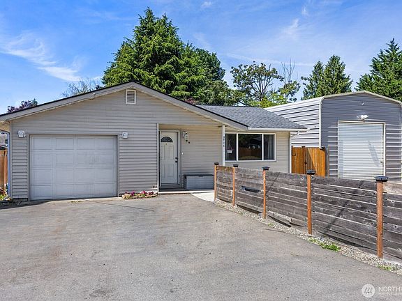 2nd image of 2406 64th Avenue NE