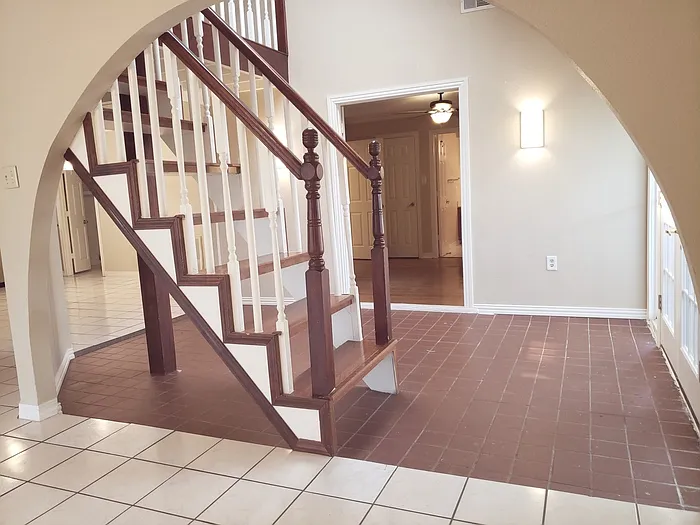 2217 Rockwood Dr — Photo 12