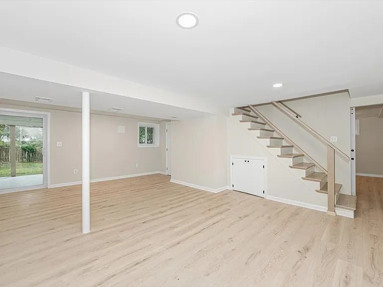 8624 Parliament Dr — Photo 34