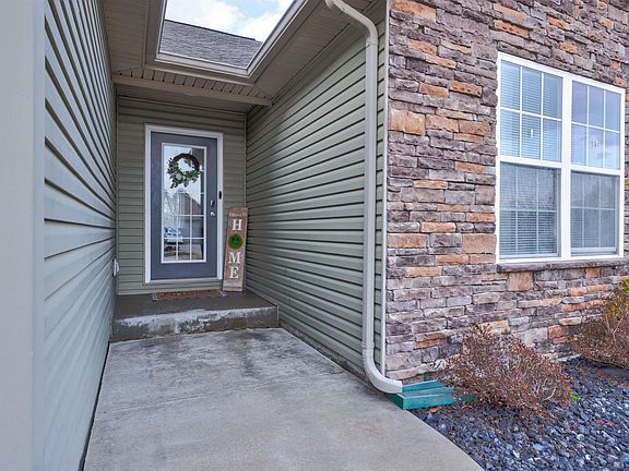 5th image of 1128 W Cobblefield Dr