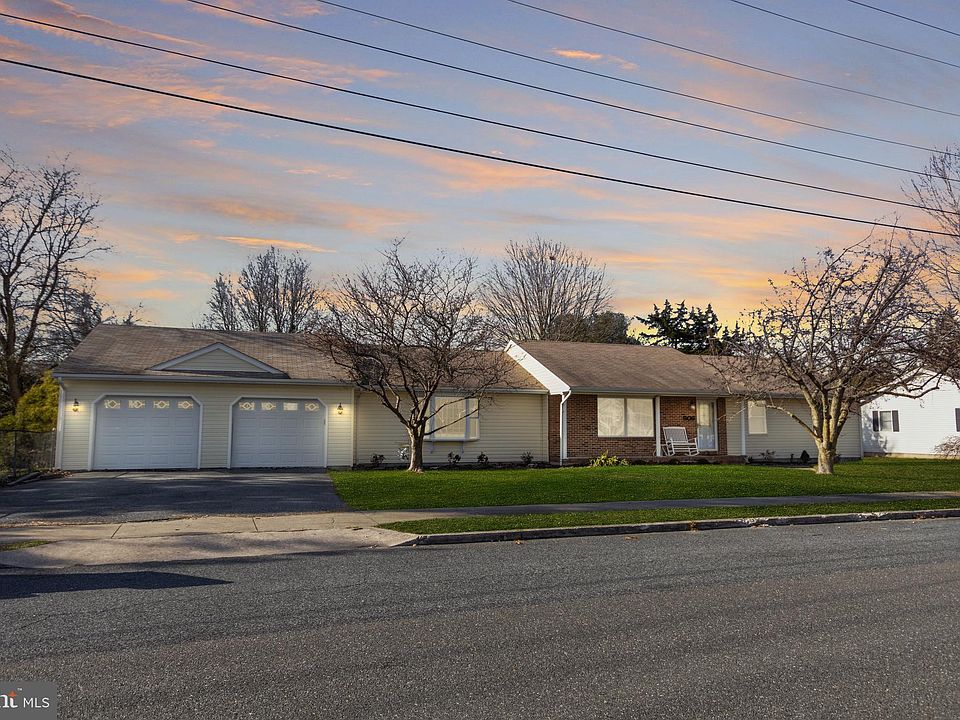 1st image of 806 Hurley Park Dr