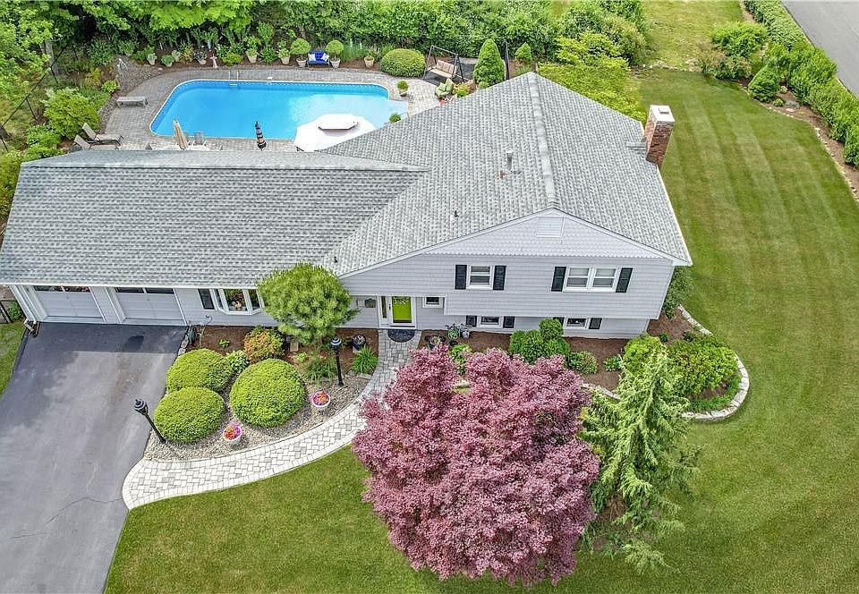 1st image of 11 Courtney Drive