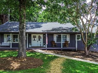 3039 Manor Rdg, Gainesville, GA 30506