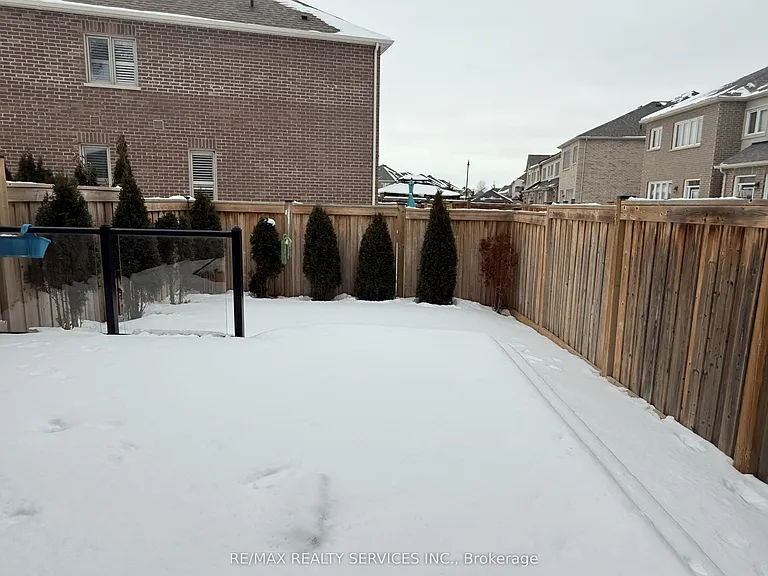 29 Lady Evelyn Cres — Photo 9