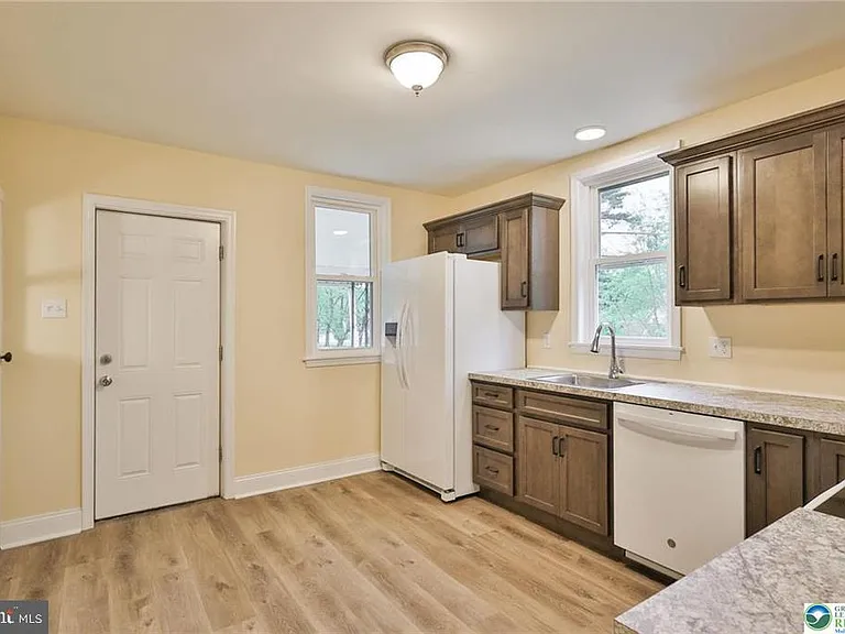 1861 E Emmaus Ave — Photo 15